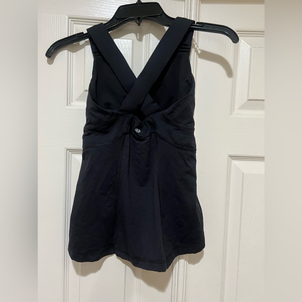 Lululemon Tank Top Cross Back Built‎ in Bra Black  Size 4 Yoga Gym Training
